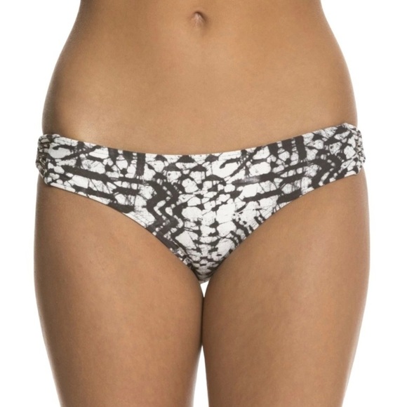 Billabong Beach Batik Hawaii Bikini Bottom NWT - Picture 1 of 7